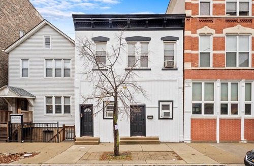 Pilsen Condo | UIC /Pilsen - Delightful 2 Bed 1 Bath Condo WITH FREE PARKINGnn