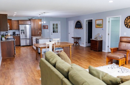 Lakewood  Shelby County House | Ultimate Country Home with a 4800 sq.ft shed- pickle ball, corn hole, and more!