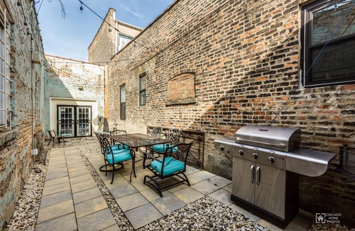 Logan Square House | Unique And Amazing Gigantic Sunlit Loft ~ One Of A Kind ~ Excellent Location!