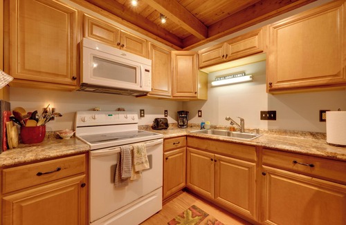 Thornton House | Unique Thornton Townhome: Swim, Ski, & Hike!
