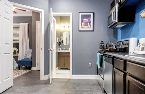 Washington House | Uniquely Styled Private Suite