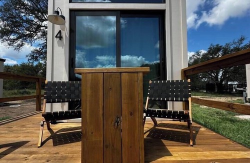 Johnson City House | Unit #4 - Modern Tiny Home Retreat in heart of TX wineries