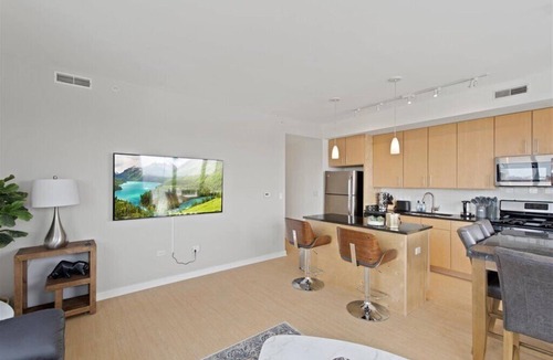 Evanston Apartment | "Unity of Evanston" 3 BDR+2BA ModernLuxe High Rise