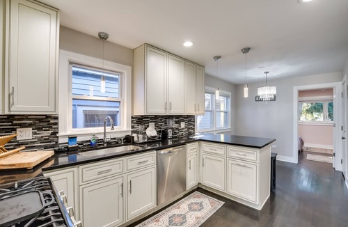 Norwood Park East Apartment | Updated Chicago Vacation Rental w/ Fireplace!