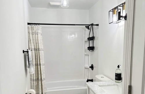 Urbana House | Updated Ranch Home