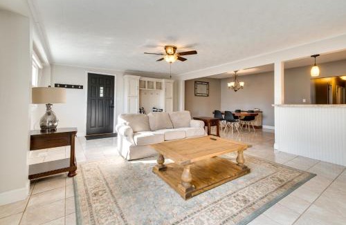 Robinson Apartment | Updated Robinson Vacation Rental with Fireplace!