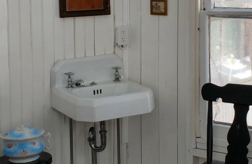 Mount Gretna Heights Cottage | Updated vintage cottage with bohemian flair