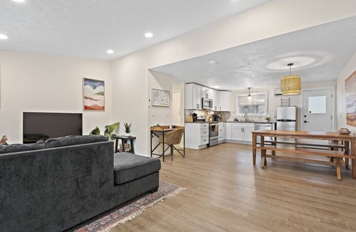 Spokane House | Upscale Rockwood Boho Townhouse