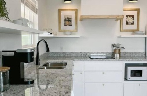 Abilene Apartment | Upscale studio with skyline view