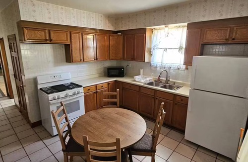 Logan Square Apartment | Urban Gem in Logan Square