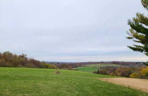 Kent House | Valley view! Outdoor hot tub, 4 bed house.