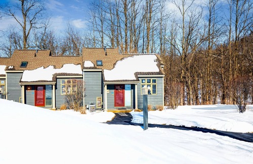 The Galena Territory House | Valleywood Villa
