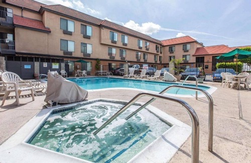 Bell Gardens House | Value accommodations conveniently close to downtown Los Angeles