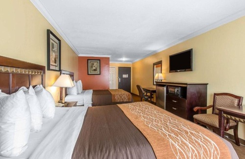 Bell Gardens House | Value accommodations conveniently close to downtown Los Angeles