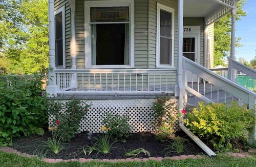 Bushnell House | VICTORIAN VACAY 3 BR Sleeps 10