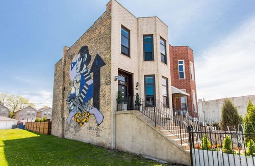 Bronzeville Villa | Villa Dubois Guest House Room 3