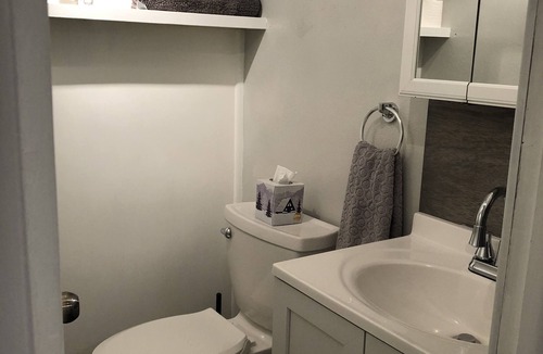 Cherry Valley Apartment | Vintage Barbershop Studio