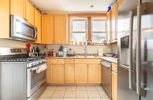 West Ridge Apartment | Vintage Chicago Gem: The Rockwell Retreatn