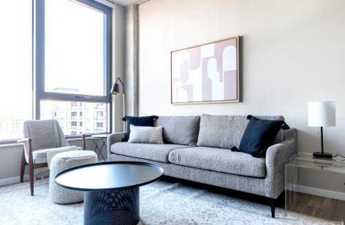 West Loop Apartment | W Loop 1BR w Pool Gym nr Fulton Mkt CHI-293