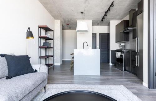 West Loop Apartment | W Loop 1BR w Pool Gym nr Fulton Mkt CHI-293
