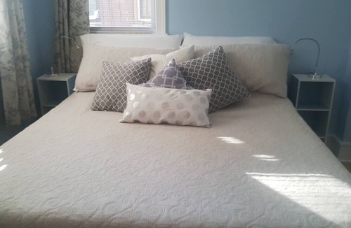 Adams Morgan Bed & Breakfast | Walk Everywhere! Charming Adams Morgan 1 BR!