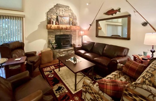 Bigfork Condo | Walk to Bigfork Village