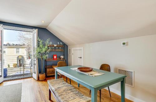 Madison Center Apartment | Walk to Coast! Convenient Cottage in Dtwn Madison
