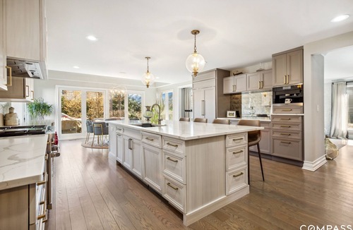 Arlington Heights House | Walk to downtown Arlington Heights