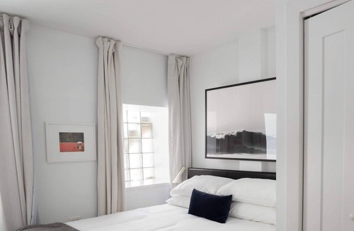 Pilsen Apartment | Walk to IMD, Eats, Bars | EZ Access + WD | Zencity