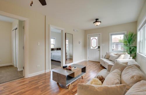 Blue Island Apartment | Walk to Metra Pet-Friendly Blue Island Apt
