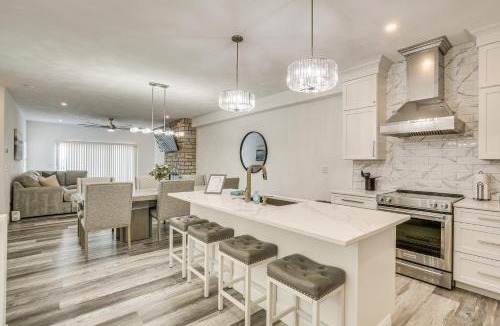 Grafton House | Walk to Mississippi River Grafton Townhome!