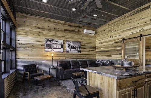 Elizabethtown House | Walk to Ohio River; Near Shawnee & Cave-in-Rock