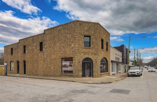 Stone Mountain Historic Village Condo | Walk to Stone Mountain Park! Boutique Loft Downtown Stone Mountain GA