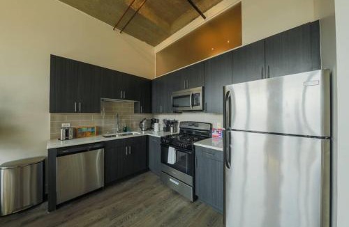 Near South Side Apartment | Walkable 2BR Apartment in Chicago South Loop with Optional Parking and Gym Access Near McCormick Place, Museum Campus & Lakefront