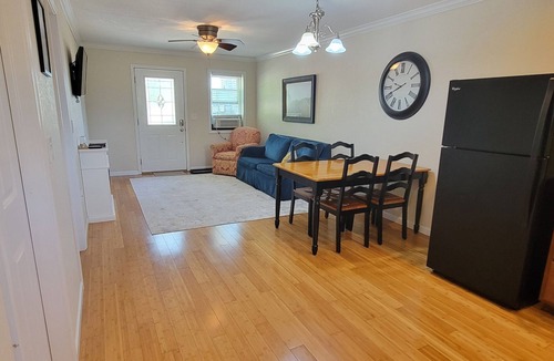 Nauvoo Apartment | Walking Distance to Temple and Downtown Nauvoo! Family Size Apt. W/Full Kitchen