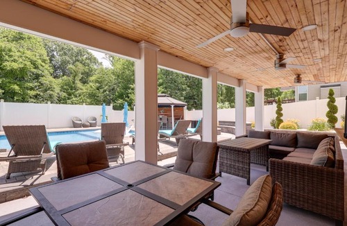 Golts Apartment | Walkout Studio in Townsend w/Shared Pool Access