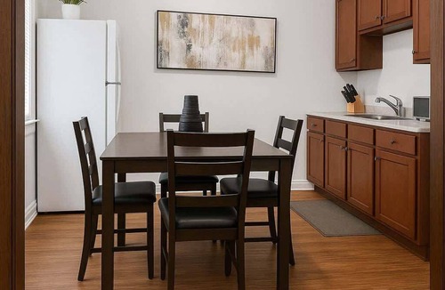 Hermosa Apartment | Warm & Inviting 2BR Apt