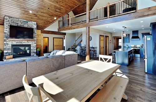 McHenry Cabin | Water & Mountain Retreat by Taylor Made Deep Creek