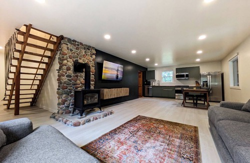 Duluth House | Waterfront Barndominium on Private Lake North of Duluth