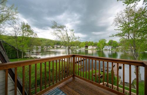 Winchester House | Waterfront Cottage at Highland Lake with Dock