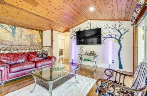 Dandridge House | Waterfront Dandridge Cabin, 24 Mi to Pigeon Forge!