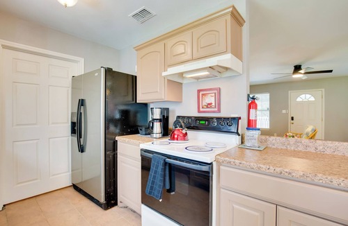 Emory House | Waterfront Lake Fork Getaway w/Dock Access