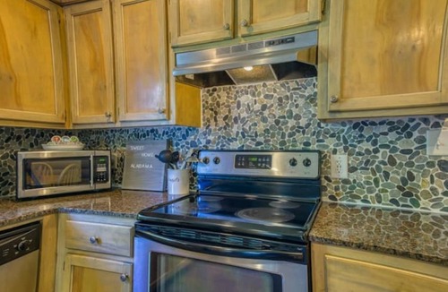 Town Creek Cabin | Waterfront Modern Cabin with Kayaks & Paddle boards. Golf Cart for Rent.