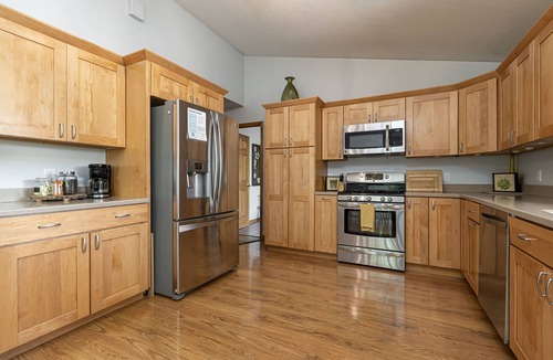 Marion House | Waterfront Next to Egyptian Hills Marina and KOA!