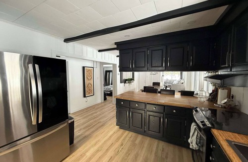 Rigaud Ski Chalet | Waterfront Relaxation & Adventure | Albert