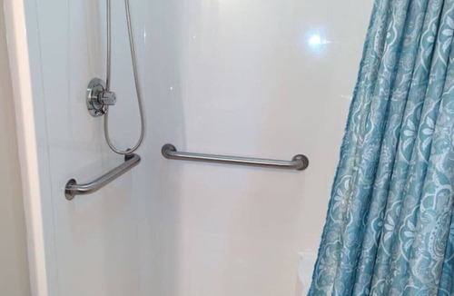 Waterloo Hotel | Waterloo Suites Queen 1