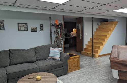 Tamms House | Welcome campers, hikers, fishermen, girls' weekend wine getaways!