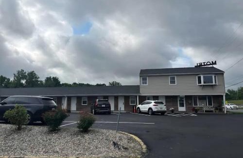 West Springfield Hotel | Welcome Inn