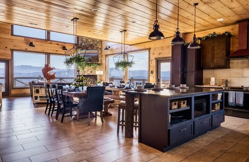 Sevierville Cabin | Welcome to Eagle Summit National Park Lodge. Luxury Pool Cabin!