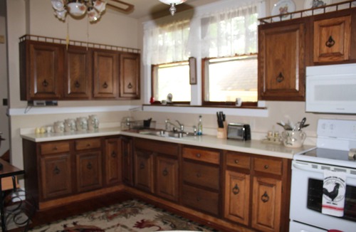 Dixon House | Welcome to Grandma's House! I'd love to host your family&friends! 2 night min!